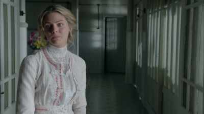 She doesn't have
a lot of experience, - Grand Hotel