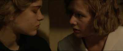 - She doesn't know where her baby is?
- Get the door! - Becoming Astrid