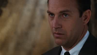 - She doesn't know this either. - The Bodyguard