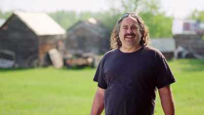 She doesn't like backing up
to hook up to anything, - Rust Valley Restorers