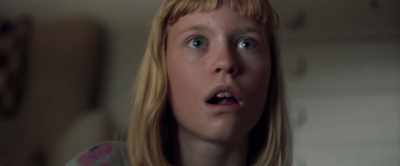 She doesn't like it. - The Innocents
