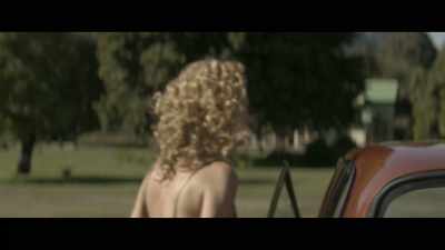 She doesn't look at me, - Fever Dream