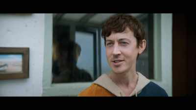 She doesn't need me to go
and spill my guts to her. She's got a man. - 3 Body Problem