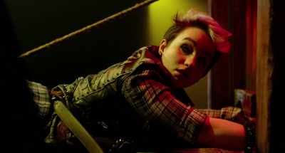 She doesn't really get horror,
so... (CLICKS TONGUE) - Hell Fest