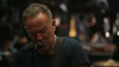 ♪ She drives the boys insane ♪ - Road Diary: Bruce Springsteen and The E Street Band