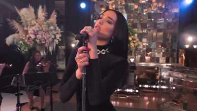 She eventually
overrode this record - Dua Lipa: Elevating