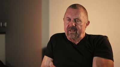 She gave me the script, said, - Hollywood Dreams & Nightmares: The Robert Englund Story