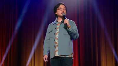 She goes to Ross
and she freaks out, - Jimmy O. Yang: Guess How Much?