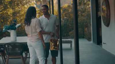 -She got me a book for class. -She gift-wrapped a book? - Deadly DILF