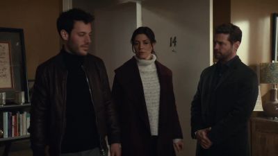 - She hasn't been here.
No one's been here. - Private Eyes