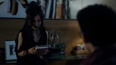 - She was hiding it.
- Why would she do that? - Marvel's Runaways