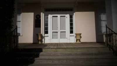 She was in the parlor,
and someone came up the walk, - The Holzer Files