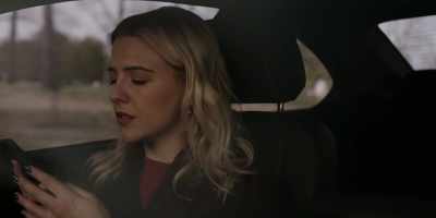 - She isn't answering.
- Try her at Uncle Jax's. - The Good Fight