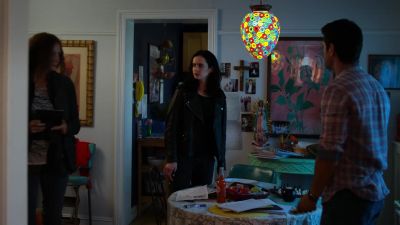 She just bought bus tickets. - Marvel's Jessica Jones