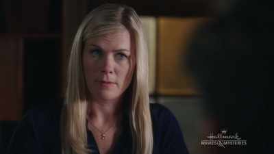 She kept every birthday
card, all her old work files. - Chronicle Mysteries: The Wrong Man