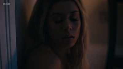 SHE KNOCKS AT DOOR - Mood