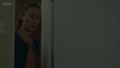 SHE KNOCKS - Chloe