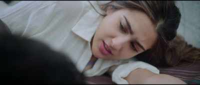 She knows about us.
Dad will be in town too. - Love Aaj Kal