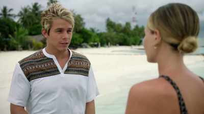 She knows everything
about the Maldives, - Love in the Maldives