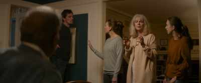 - She knows who I am.
- Who are you talking about? - What They Had