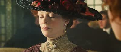 She knows. - Titanic