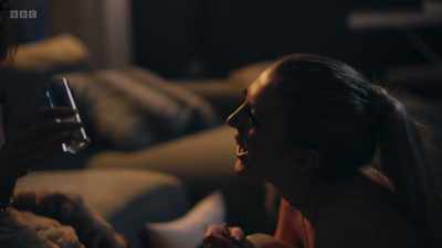 SHE LAUGHS - Mood