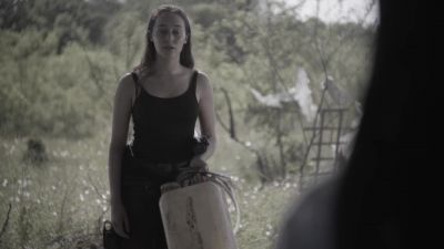 She led the dead inside... - Fear the Walking Dead