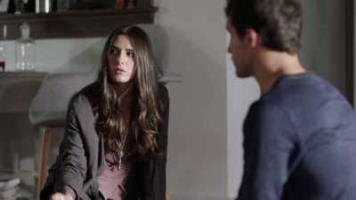 She left me an envelope
with information in it. - Imposters