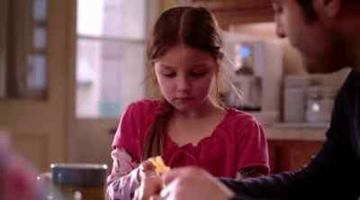She left 'em in the door. - Nurse Jackie