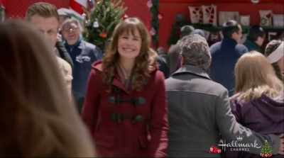 She likes birds. [CHUCKLES] - Christmas in Love