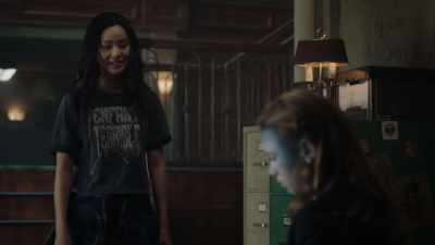 She likes you. - The Gifted