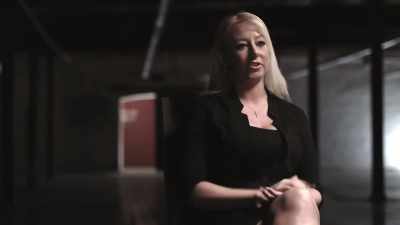 She literally just drops
the pen, and she goes, - The Toolbox Killer