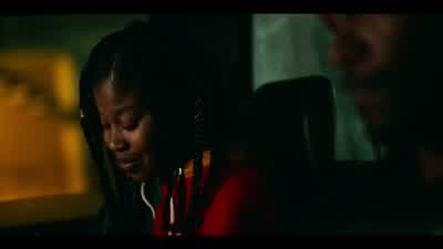 She look like you. - Project Power
