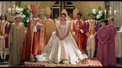 She looks beautiful. - The Princess Diaries 2: Royal Engagement