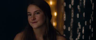 She looks very nice. - The Spectacular Now