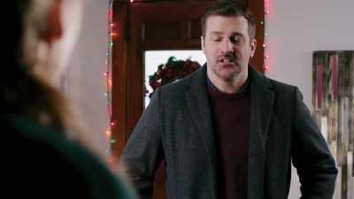 She loves Christmas so much - Christmas Lover's Anonymous