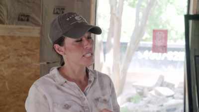 She loves retro,
but she also loves modern, - Fixer Upper: Behind the Design