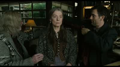 She loves this color. - Children of Men