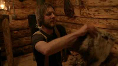 She makes it possible to
spend long times in the dark, - Life Below Zero: Next Generation