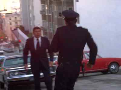 She may be badly hurt.
I'll call an ambulance. - Mission: Impossible
