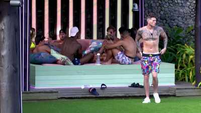 SHE MIGHT PULL ME ASIDE AND GET
TO KNOW ME, IT WOULD BE - Love Island