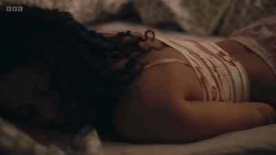 SHE MOANS - Mood