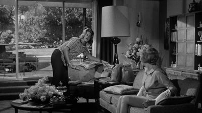 She must be about 150 by now - What Ever Happened to Baby Jane?