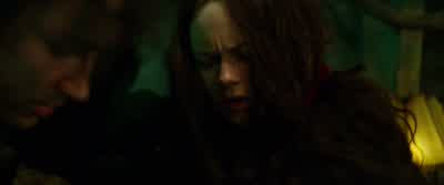 She needs a doctor. - Mortal Engines