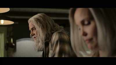 -She needs to hear it, Grace.
-Honey, she's not gonna hear it. - Jupiter's Legacy