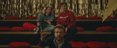 -She needs mouth-to-mouth.
-I can't breathe… - Inheritance