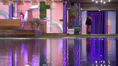 >> SHE NEEDS TO SEPARATE, TOO. - Love Island