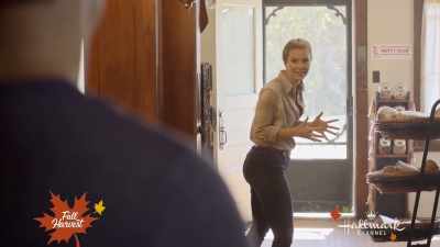 She opens that door, - Heart of Down Under