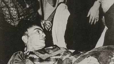 She was pleased to see so many people
honoring her warmly. - Frida