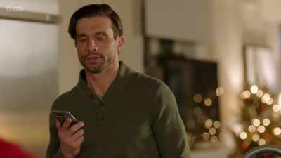 She quit her job? - Christmas à la Carte
